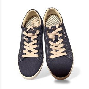 TAOS | Footwear Navy and Cream Sneakers